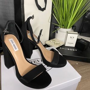 Steve Madden Black Heels 4-41/2 inch
